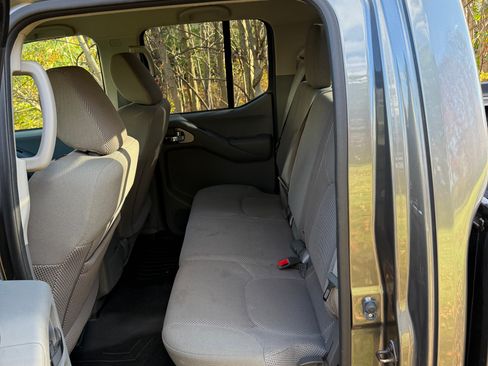 Used 2016 Nissan Frontier SV w/ SV Value Truck Pkg image 22