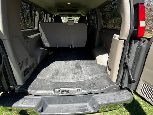 Used 2014 Chevrolet Express 1500 LT w/ LT Preferred Equipment Group image 10