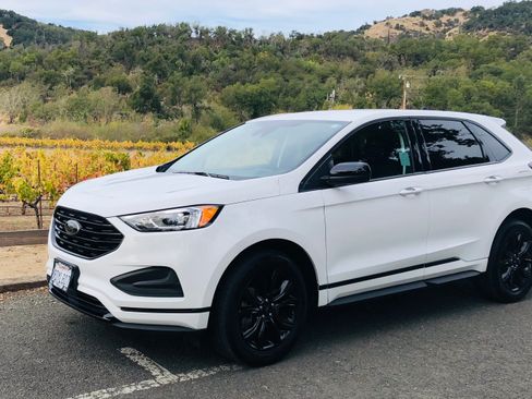 Used 2022 Ford Edge SE w/ Black Appearance Package image 1