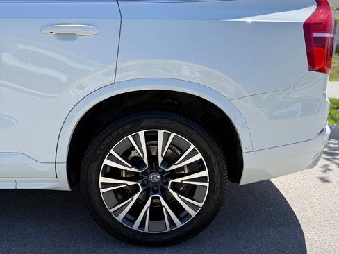 Used 2021 Volvo XC90 T5 Momentum w/ Protection Package AWD/4WD image 8