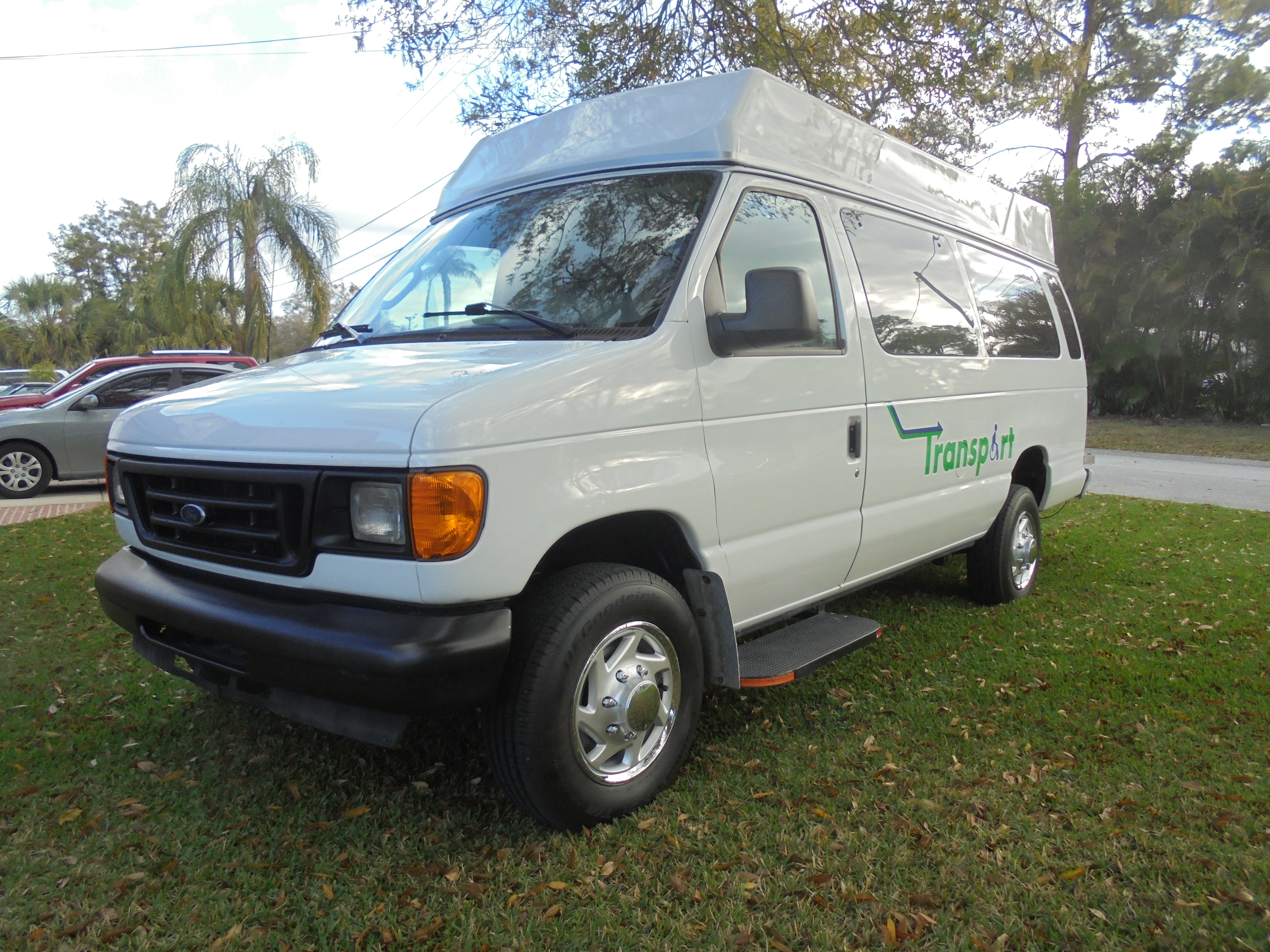 Used 2006 Ford E-250 and Econoline 250 Extended RWD image 1