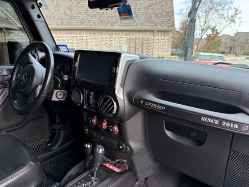 Used 2015 Jeep Wrangler Unlimited Sport w/ Quick Order Package 24S image 12