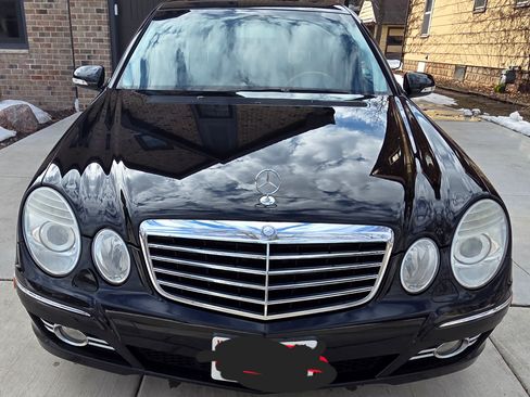 Used 2008 Mercedes-Benz E 350 4MATIC Sedan image 2
