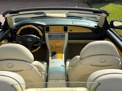 Used 2005 Lexus SC 430 Convertible RWD image 12