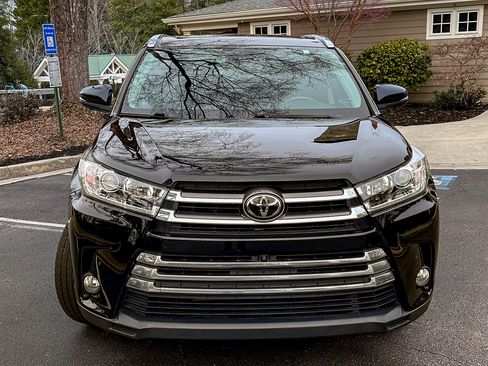 Used 2017 Toyota Highlander Limited Platinum image 5