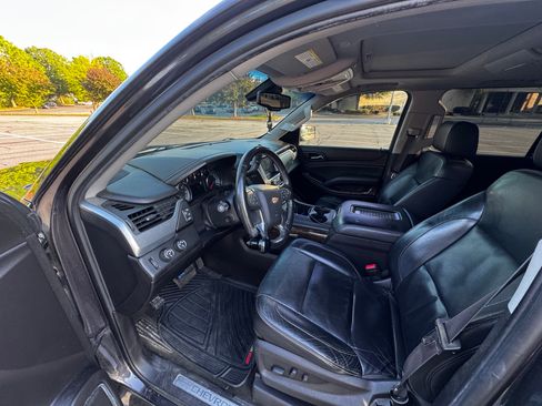 Used 2016 Chevrolet Suburban LT image 8
