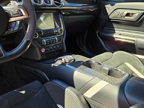 Used 2020 Ford Mustang Shelby GT500 w/ Carbon Fiber Track Pack image 16