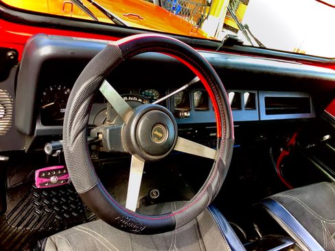 Used 1994 Jeep Wrangler SE image 9