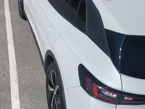 Used 2023 Volkswagen ID.4 Pro S image 4