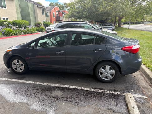 Used 2016 Kia Forte LX FWD image 4
