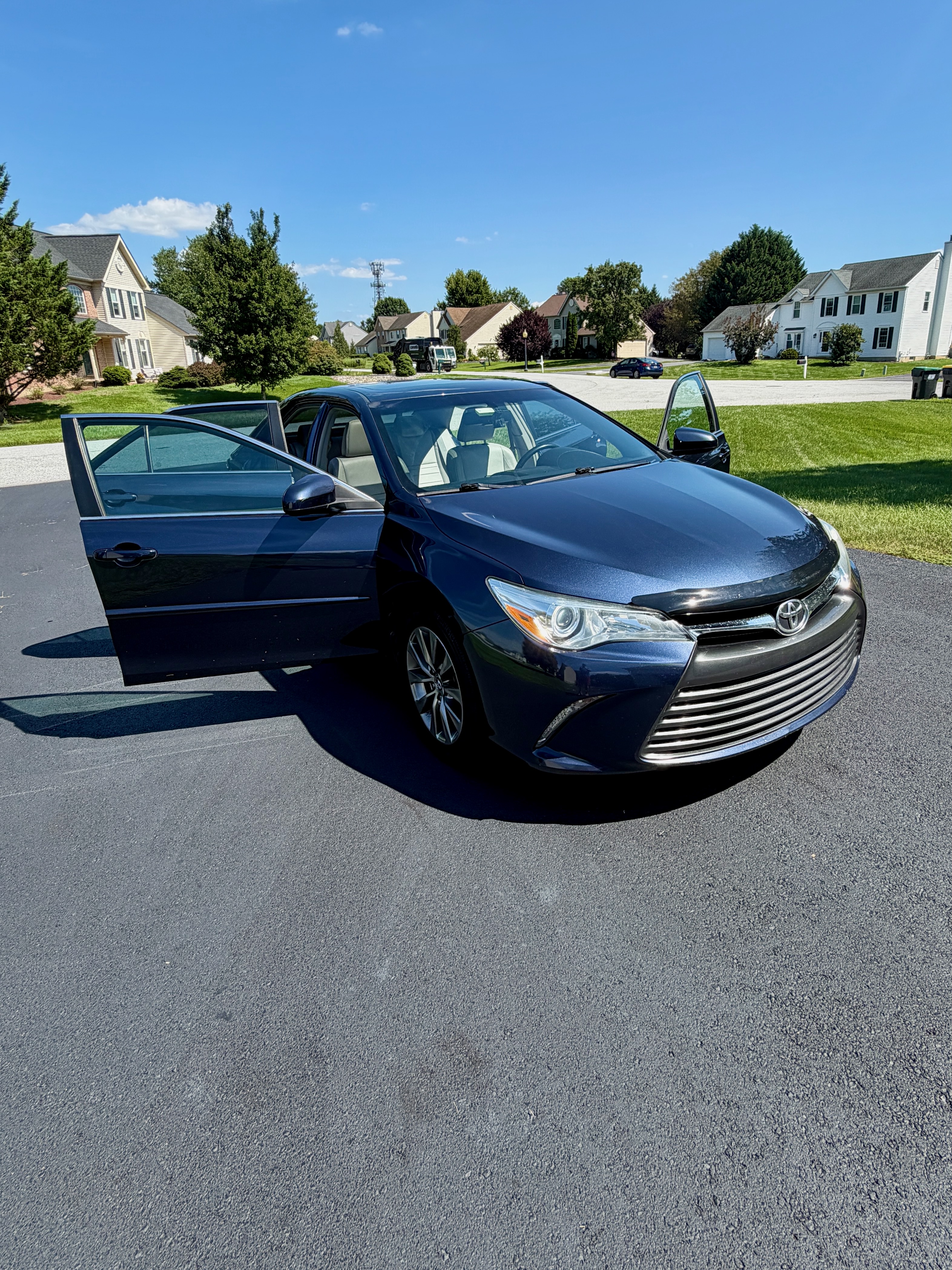 Used 2016 Toyota Camry XLE w/ Moonroof Package FWD image 16