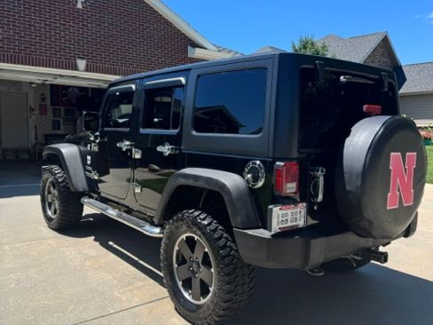Used 2012 Jeep Wrangler Unlimited Sport AWD/4WD image 5