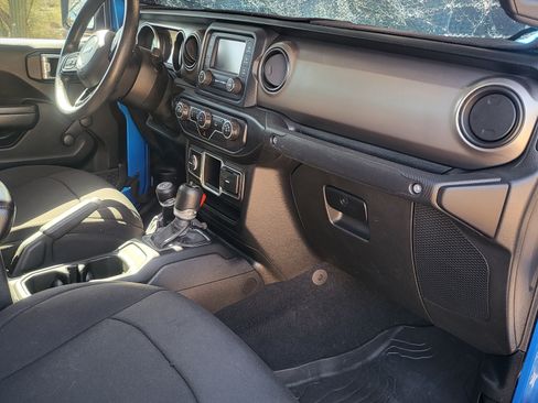 Used 2021 Jeep Gladiator Sport image 10