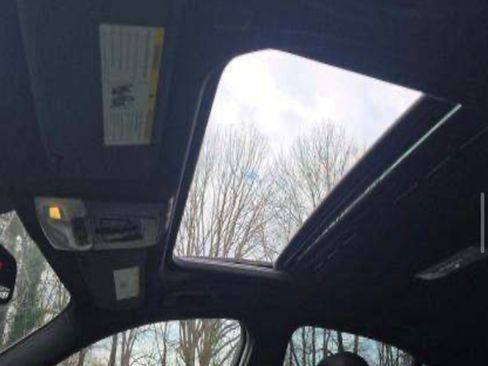 Used 2017 BMW 330e image 2