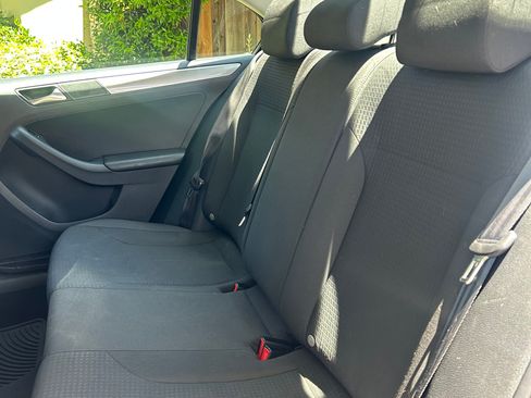 Used 2015 Volkswagen Jetta SE FWD image 25