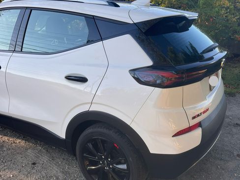 Used 2023 Chevrolet Bolt EUV LT w/ Convenience Package image 13