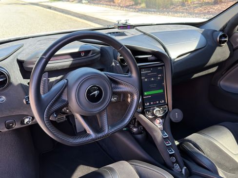 Used 2020 McLaren 720S Coupe 2D image 2