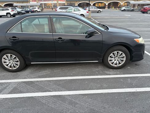 Used 2012 Toyota Camry LE FWD image 6