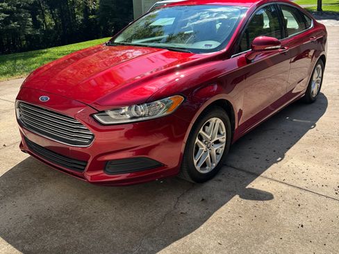 Used 2013 Ford Fusion SE FWD image 4