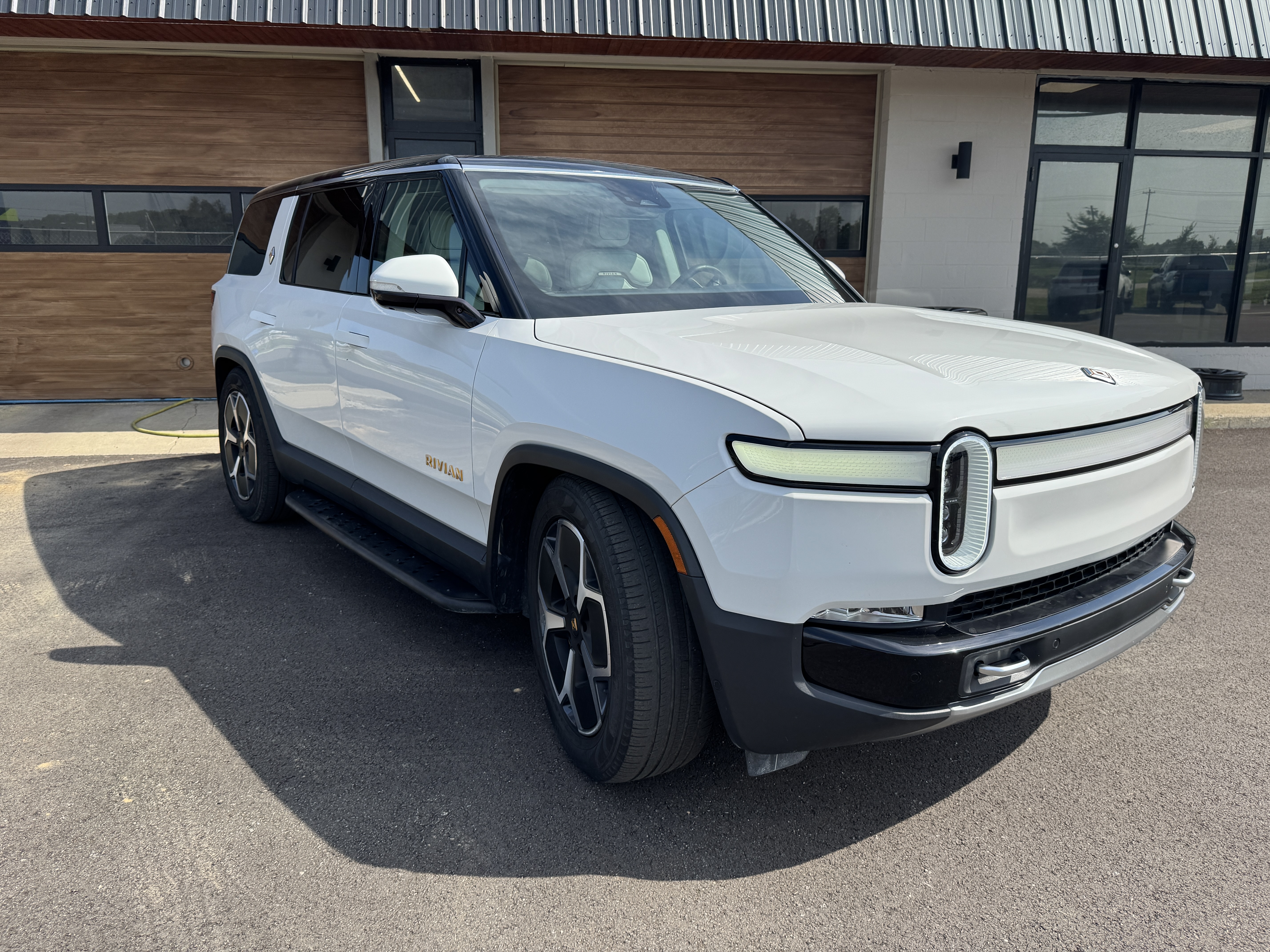 Used 2023 Rivian R1S Adventure Quad AWD/4WD image 16