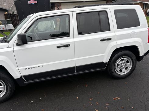 Used 2014 Jeep Patriot Sport image 6