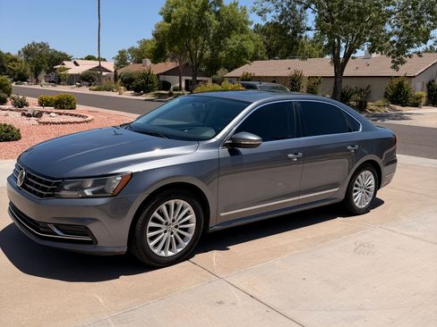 Used 2017 Volkswagen Passat 1.8T SE FWD image 5