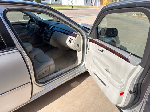 Used 2011 Cadillac DTS Premium w/ Driver Awareness Package image 10