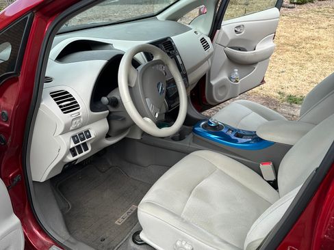 Used 2012 Nissan Leaf SL w/ Eco Design Pkg image 11