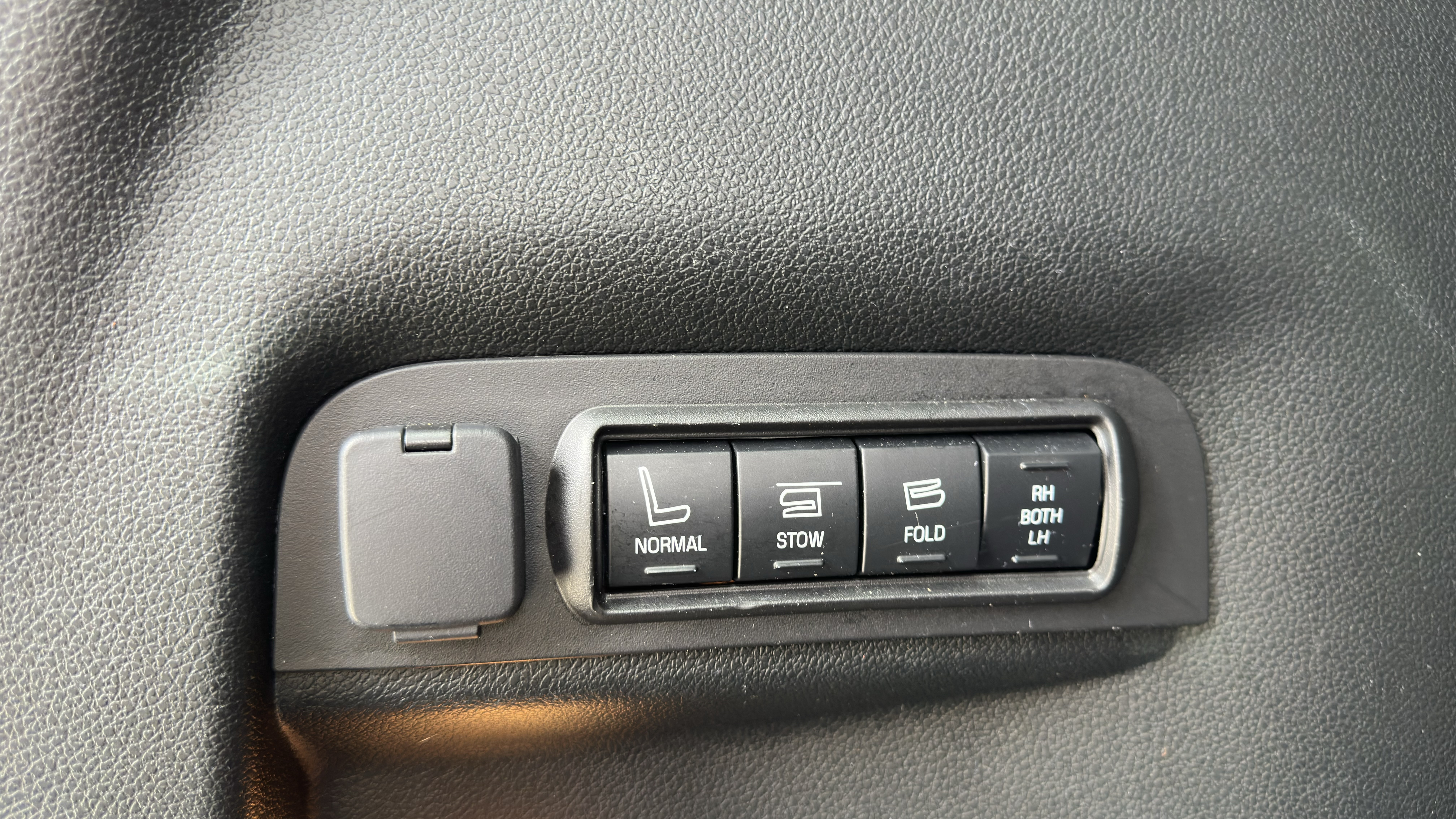 Used 2019 Ford Explorer Platinum AWD/4WD image 14