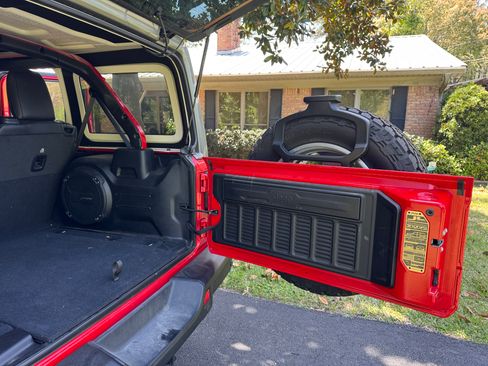 Used 2021 Jeep Wrangler Unlimited Rubicon w/ Trailer Tow Package image 15