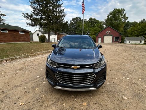 Used 2018 Chevrolet Trax LS image 1