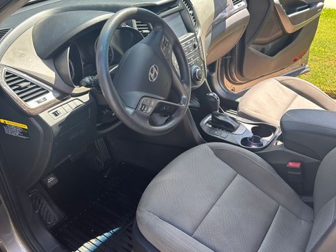 Used 2018 Hyundai Santa Fe Sport w/ 2.4L Value Package 02 FWD image 13
