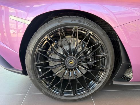 Used 2018 Lamborghini Aventador S image 15