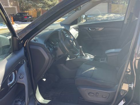 Used 2017 Nissan Rogue SV w/ HEV Premium Package image 10