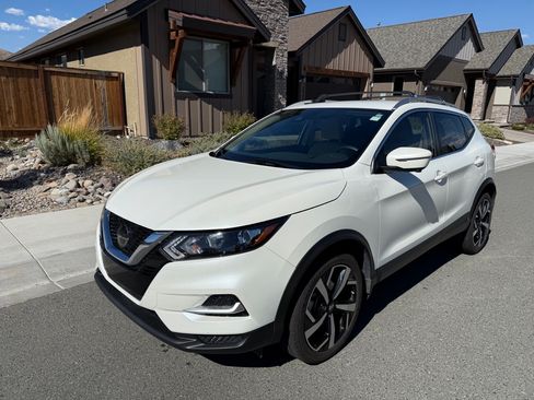 Used 2020 Nissan Rogue Sport SL FWD image 17