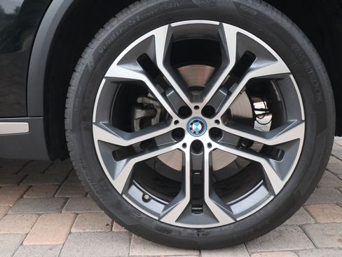 Used 2023 BMW X5 xDrive45e w/ Parking Assistance Package AWD/4WD image 13