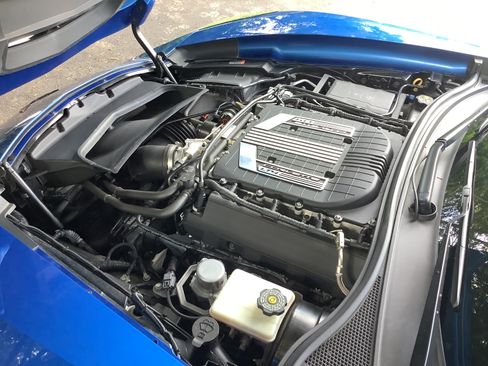 Used 2016 Chevrolet Corvette Z06 w/ 3LZ Preferred Equipment Group image 9