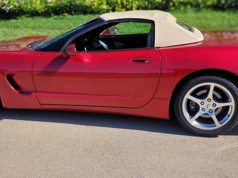 Used 2004 Chevrolet Corvette Convertible w/ Preferred Equipment Group image 1