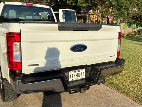 Used 2017 Ford F250 XL w/ Power Equipment Group AWD/4WD image 6