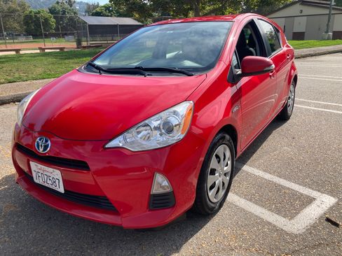 Used 2014 Toyota Prius C Three image 1