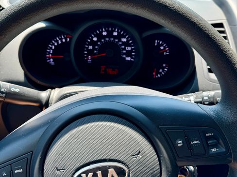 Used 2012 Kia Soul FWD image 19