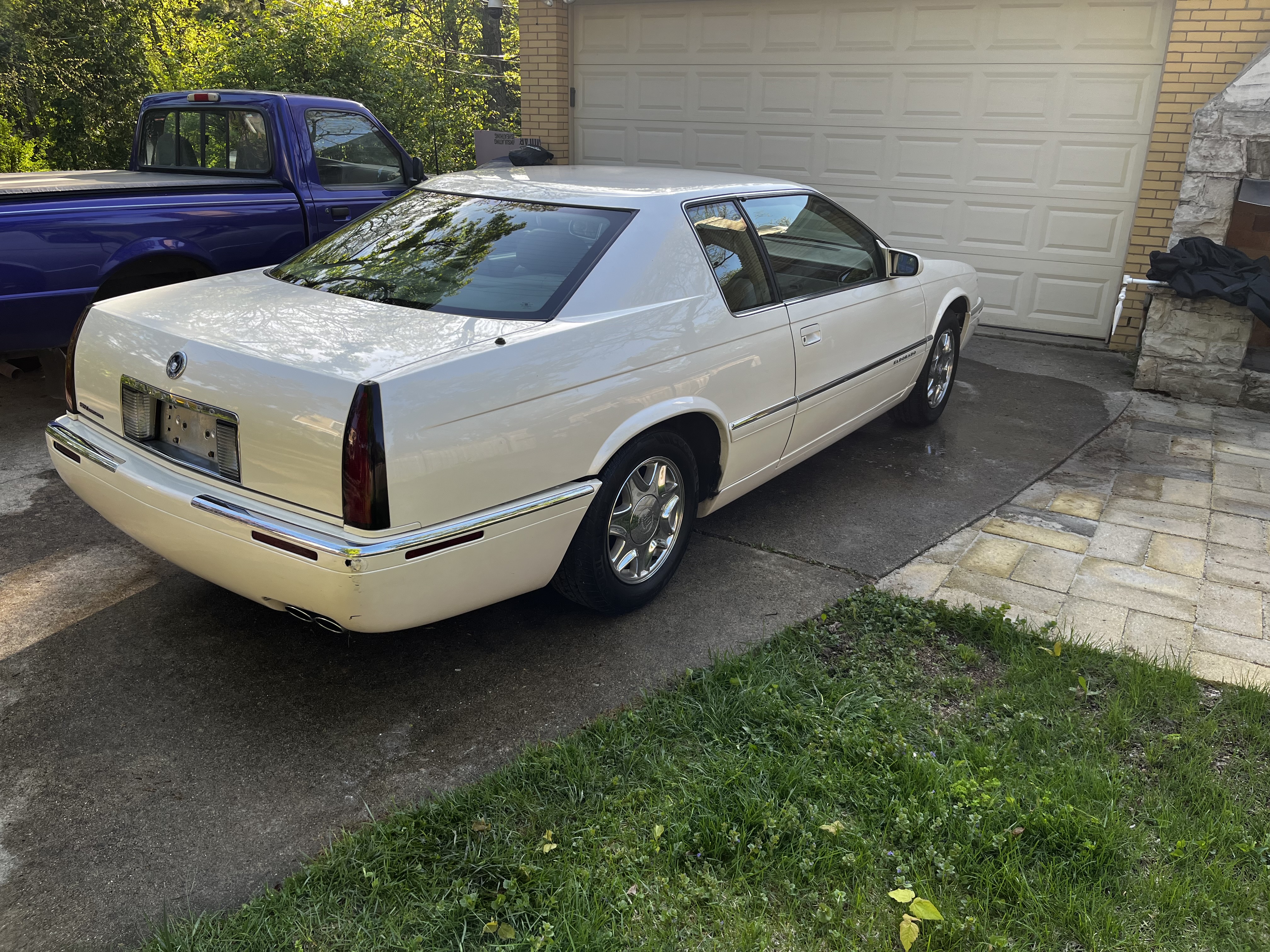 Used 1997 Cadillac Eldorado w/ Leather/Lumbar Pkg FWD image 5