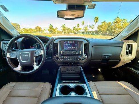 Used 2019 GMC Sierra 2500 Denali w/ Duramax Plus Package image 17