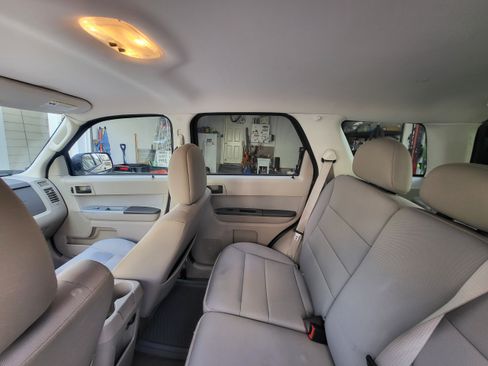 Used 2011 Ford Escape XLT w/ Cargo Pkg image 17