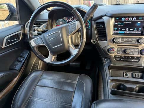Used 2018 GMC Yukon XL Denali image 8