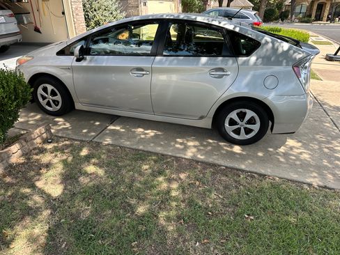 Used 2013 Toyota Prius One image 4