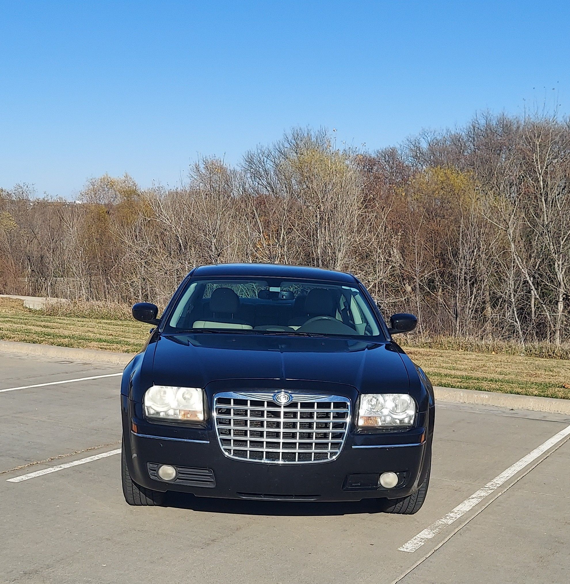 Used 2009 Chrysler 300 Touring RWD image 4