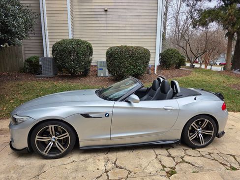 Used 2011 BMW Z4 sDrive35is image 21