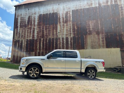 Used 2015 Ford F150 XLT w/ Equipment Group 302A Luxury AWD/4WD image 8