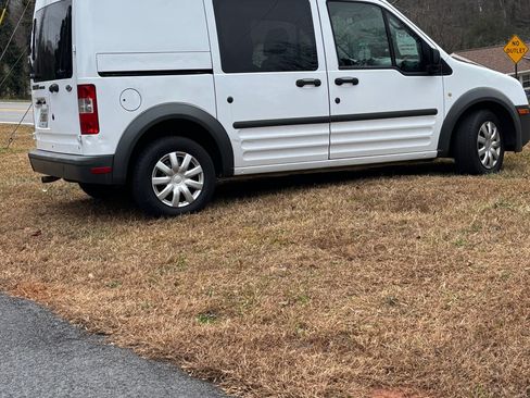 Used 2010 Ford Transit Connect XL image 2